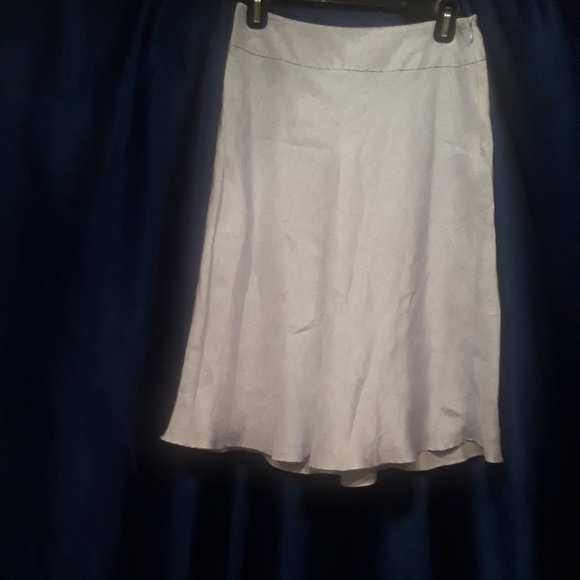ANN TAYLOR Knee length  skirt. Lavender with white - Picture 3 of 5